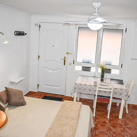 Beachback Airport Lpa Apartman